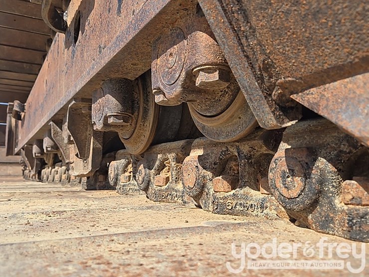 2019-caterpillar-336-image-18