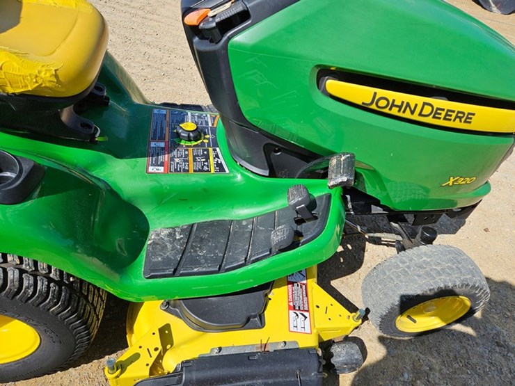 2009-john-deere-x320-image-17