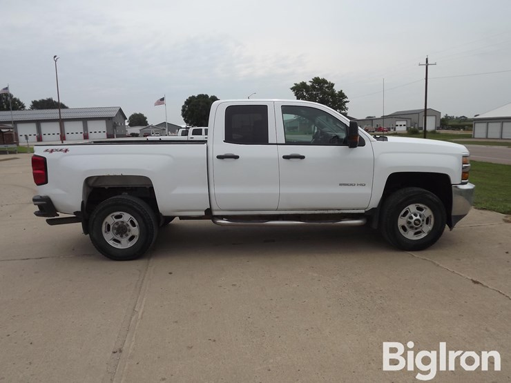 2017-chevrolet-k2500-image-4