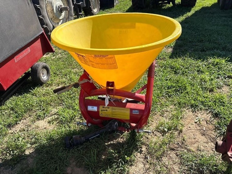 king-kutter-400-broadcast-spreader-image-1