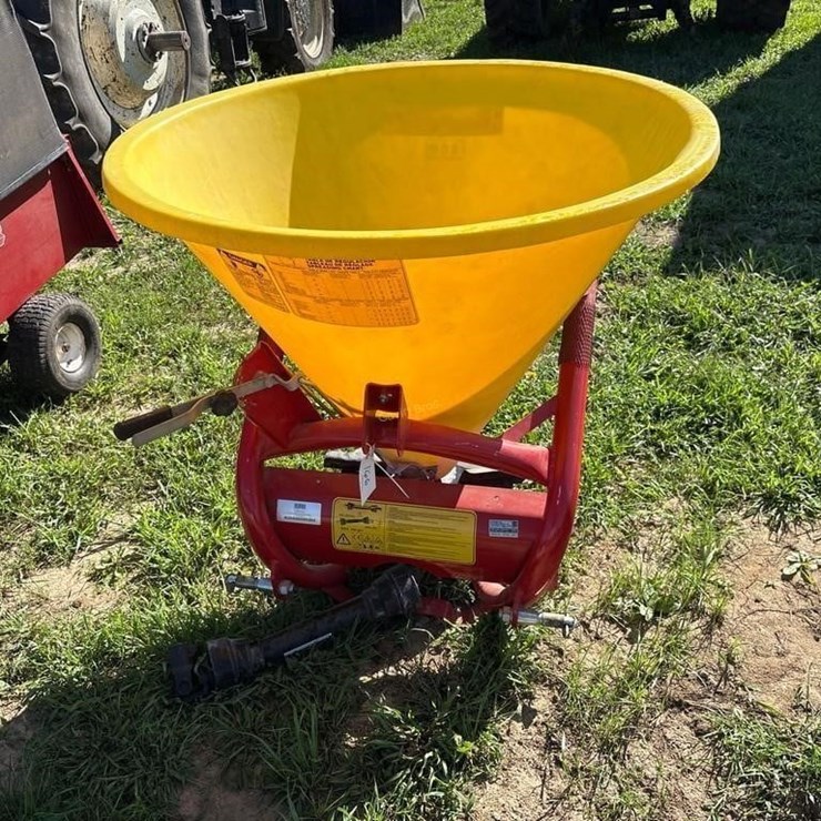 King Kutter 400 Broadcast Spreader