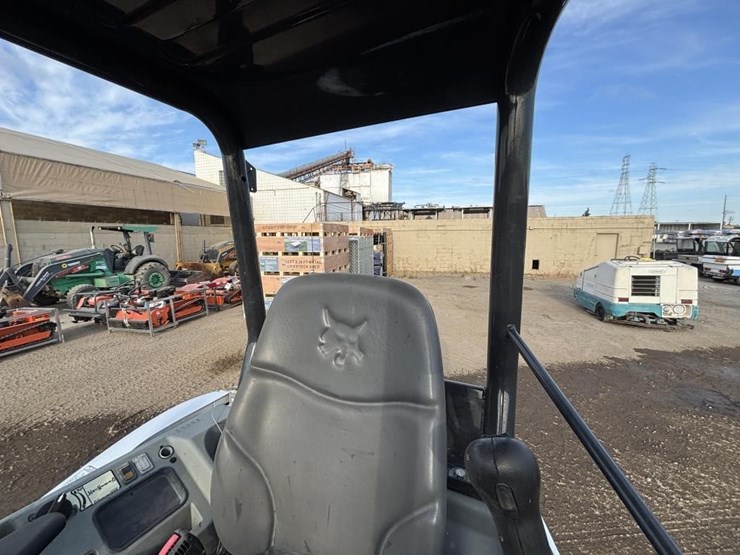 2021-bobcat-e26-image-40