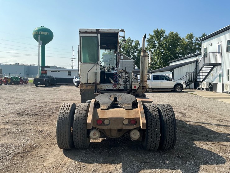 #1992-•-ottawa-terminal-tractor-image-4