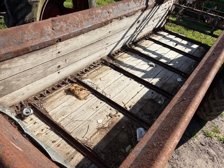 ground-driven-manure-spreader-image-5
