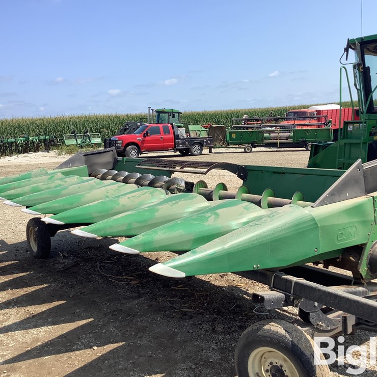 JOHN DEERE 843