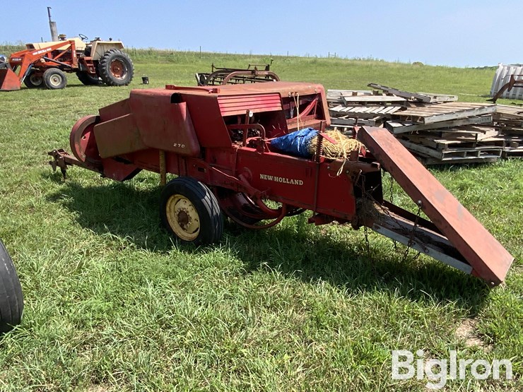 new-holland-270-image-6