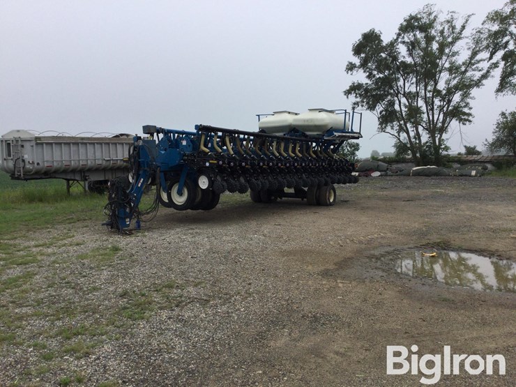 2009-kinze-3700-image-1