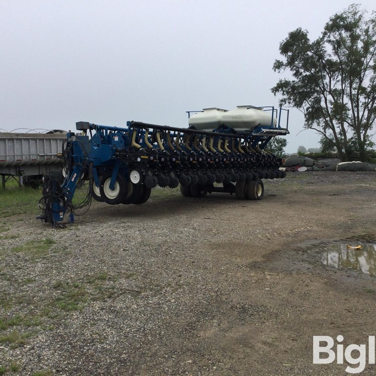2009 KINZE 3700