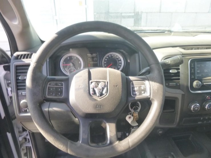 2016-dodge-3500-image-10
