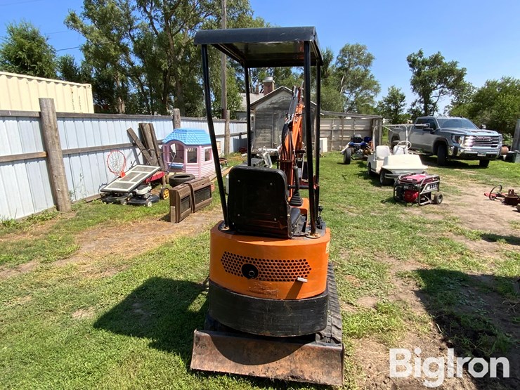 agt-industrial-mini-excavator-image-6