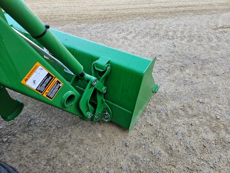 john-deere-3033r-image-33