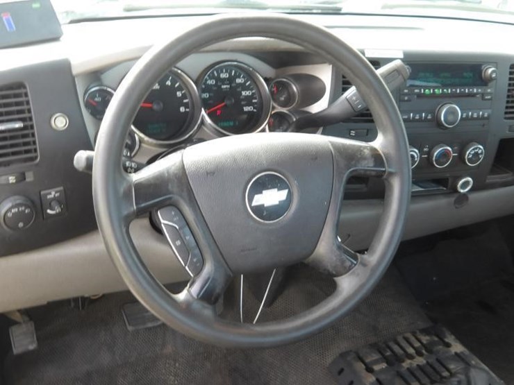 2009-chevrolet-silverado-2500-image-13