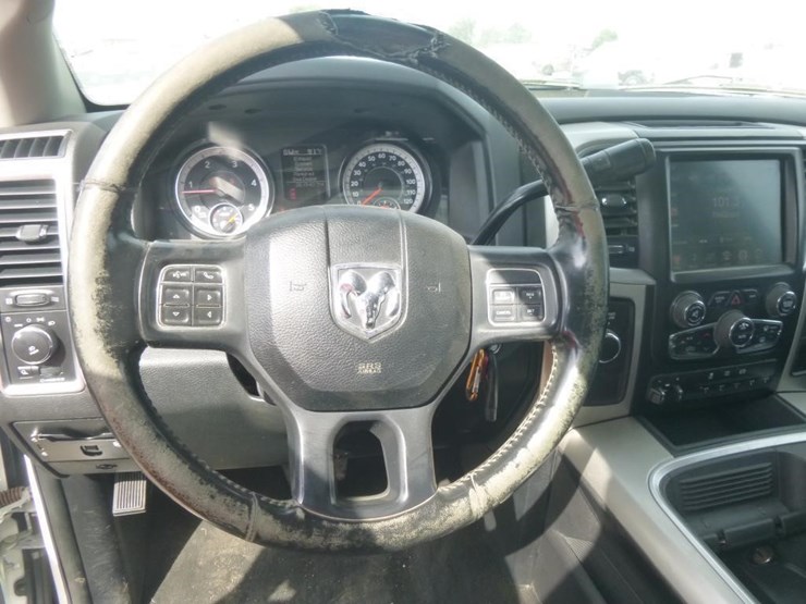 2016-dodge-ram-3500-image-10
