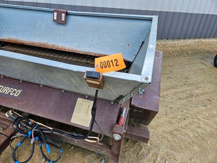 #12-•-turfco-meter-matic-iii-top-dresser-image-12