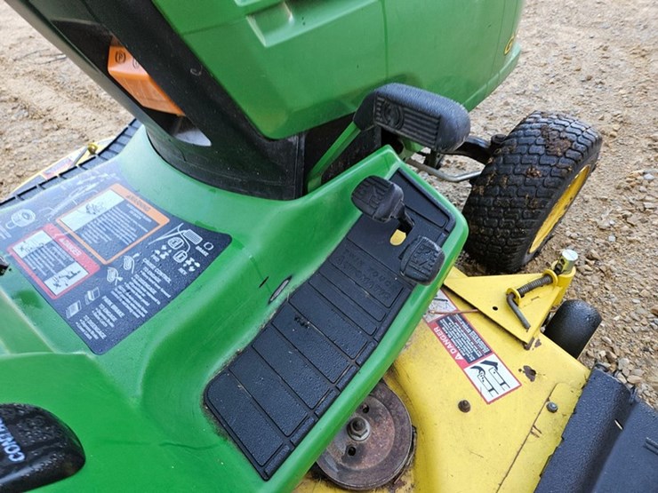 john-deere-245-image-21