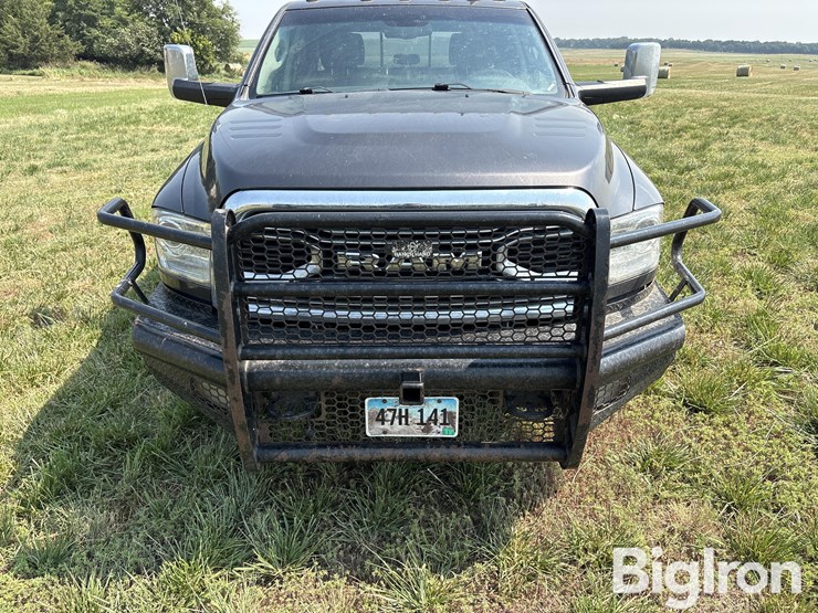 2017-dodge-3500-image-11