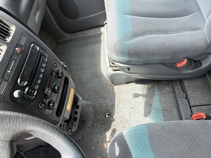 2005-dodge-grand-caravan-image-19