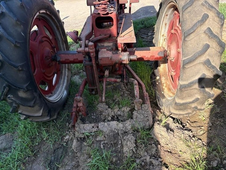 farmall-super-c-tractor-image-6