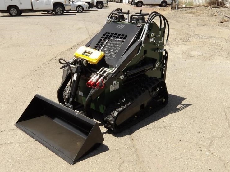 2026-zjz-380-skid-steer-track-loader-image-1