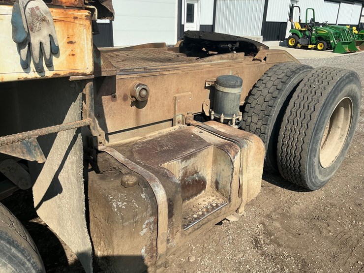#1992-•-ottawa-terminal-tractor-image-9