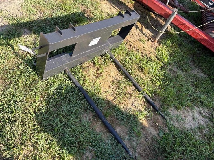 new-universal-mount-bale-spear-image-2