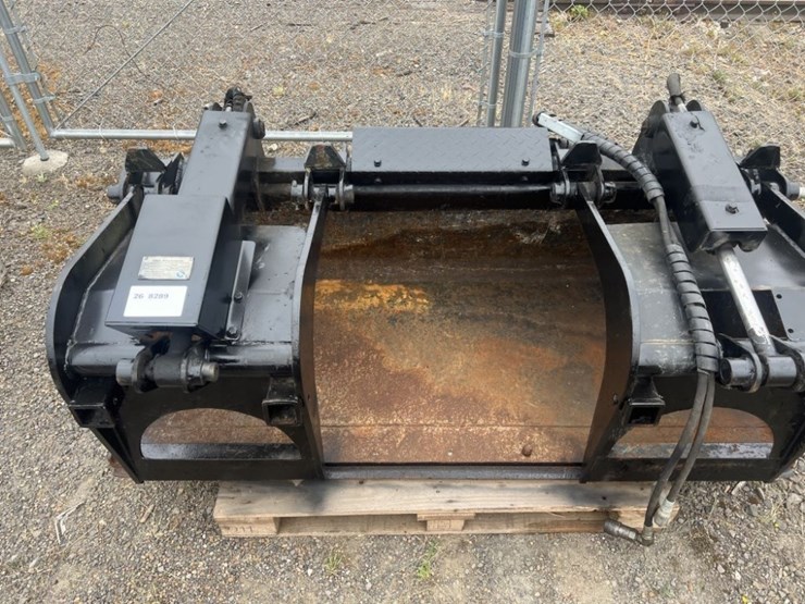 2020-titan-72"-grapple-bucket-image-6