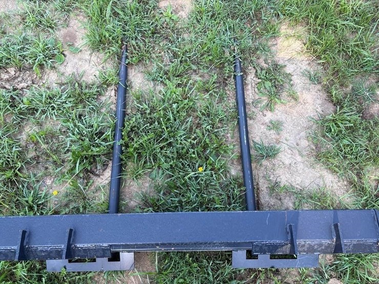 new-universal-mount-bale-spear-image-2