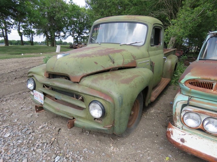 1953-international-r110-image-3