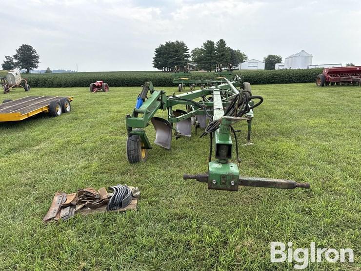 john-deere-2350-2450-image-2