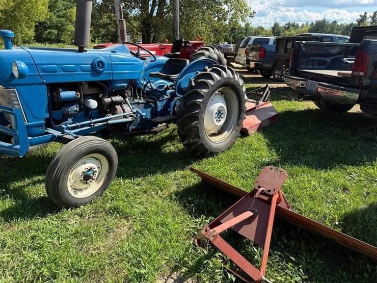ford-3000-image-2