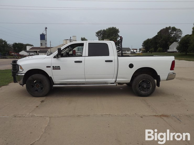 2016-ram-2500-st-image-8