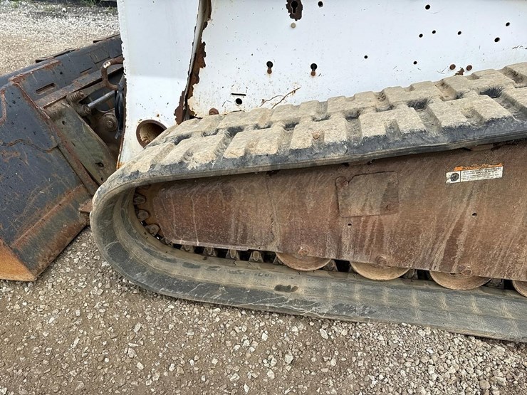 2007-bobcat-t320-image-17