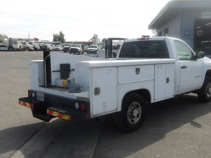 2009-chevrolet-silverado-2500-image-3
