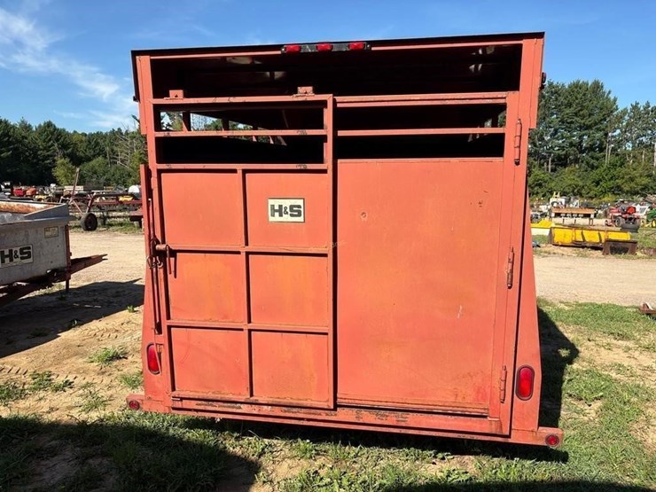 2000-h&s-livestock-trailer-image-4