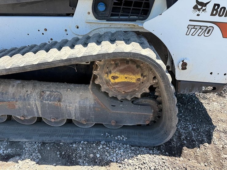 2018-bobcat-t770-image-18