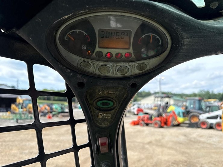 2020-bobcat-t740-image-42