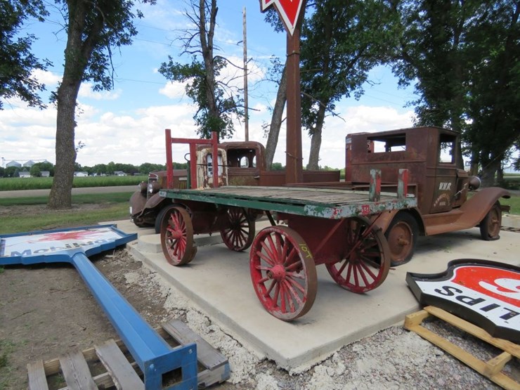 railroad-luggage-cart-image-1