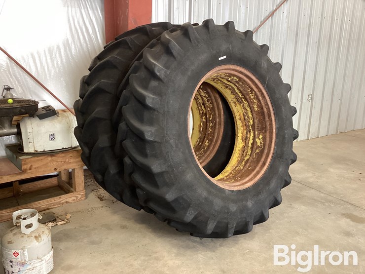 john-deere-520-image-3