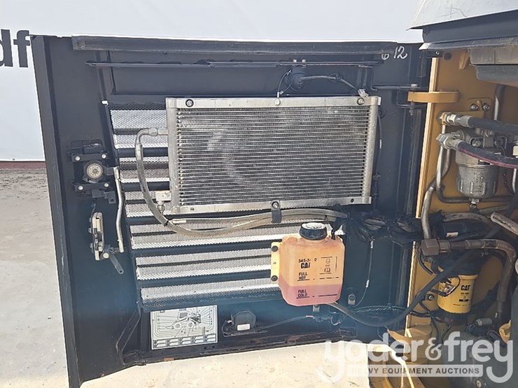2020-caterpillar-272d-image-28