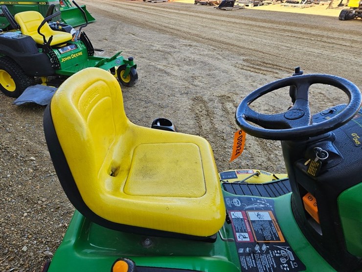 john-deere-245-image-24
