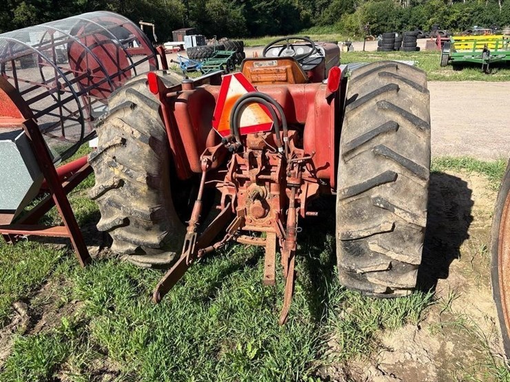 ih-574-gas-tractor-image-8