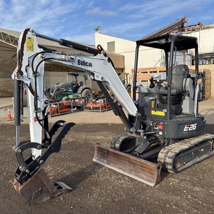 2021 BOBCAT E26