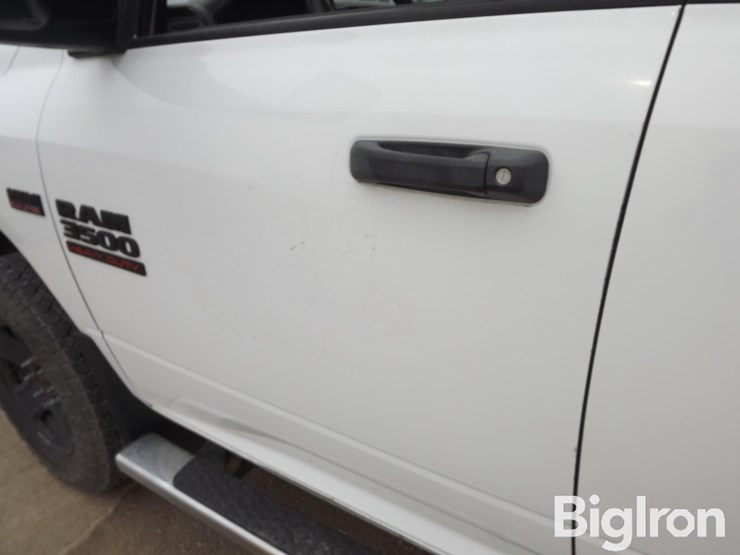 2016-ram-2500-st-image-12