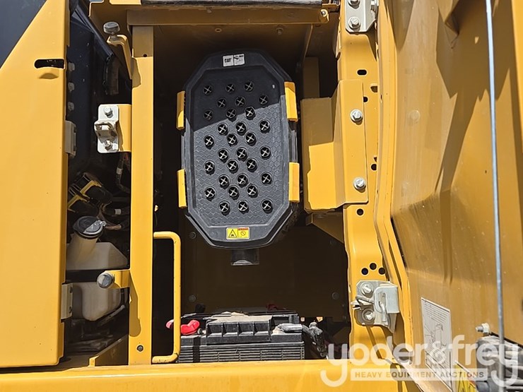 2019-caterpillar-336-image-29