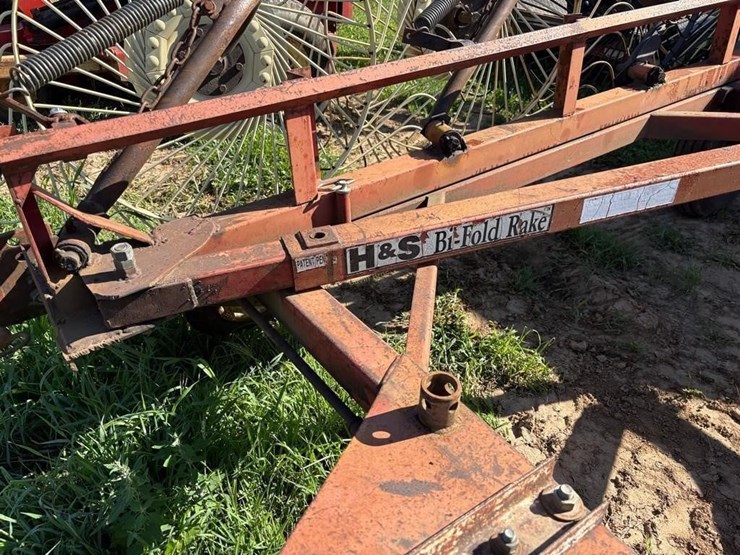 h&s-12-wheel-bi-fold-rake-image-6