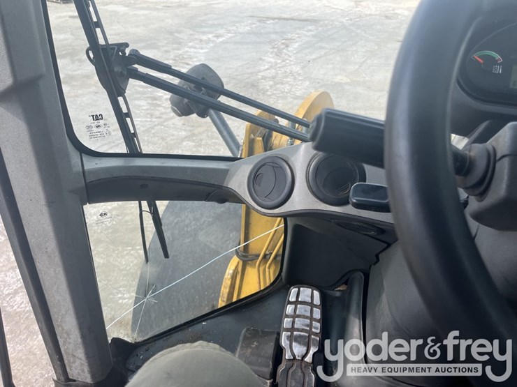 2016-caterpillar-926m-image-47