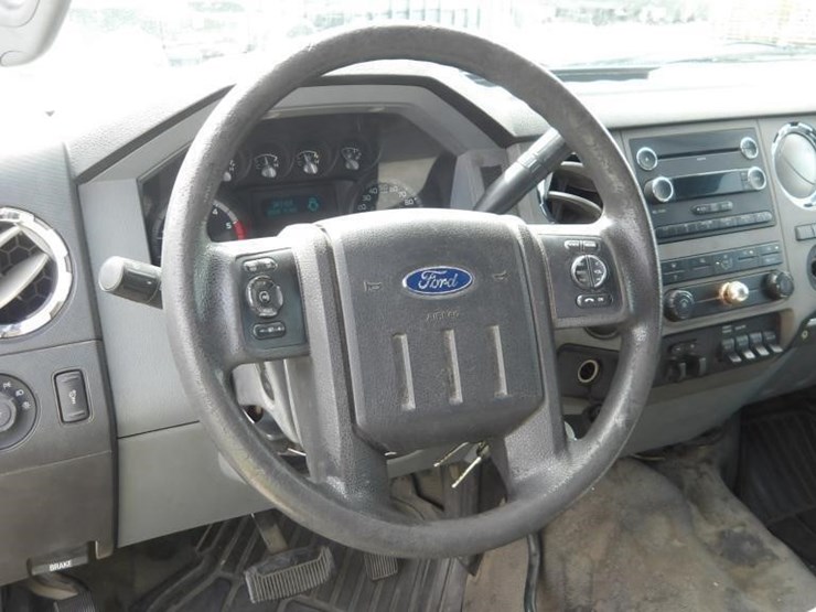 2011-ford-f550-image-18