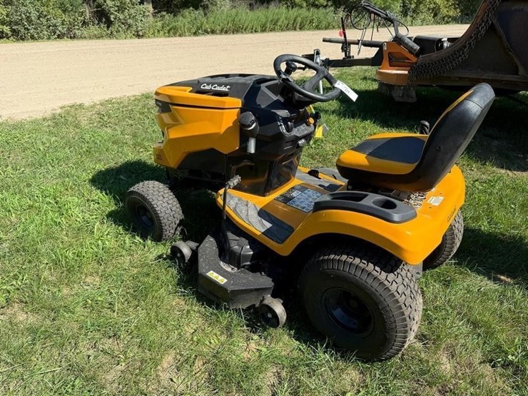 cub-cadet-lt50-riding-mower-image-2