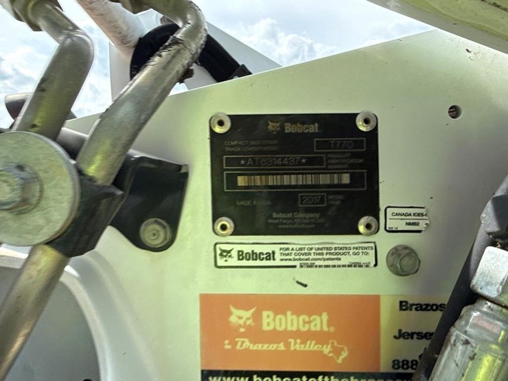 2020-bobcat-t740-image-50