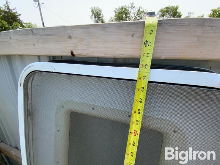 camper-swing-doors-image-14